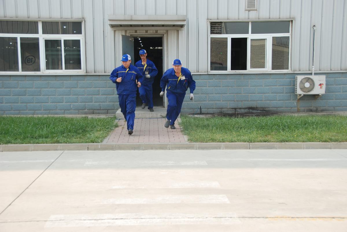 我司进行了车间人员避难演练